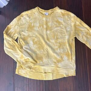 All in Motion Yellow tie dye lightweight sweatshirt thumb holes pockets girlhood